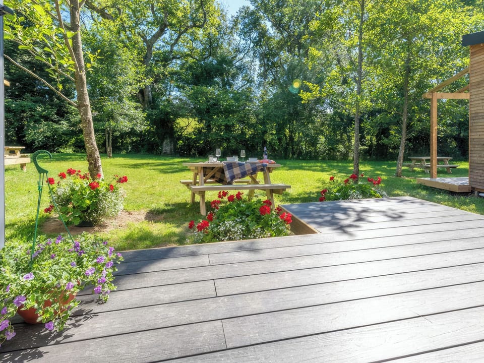 Outdoor | Birch - Sunset Cabins, Ashford