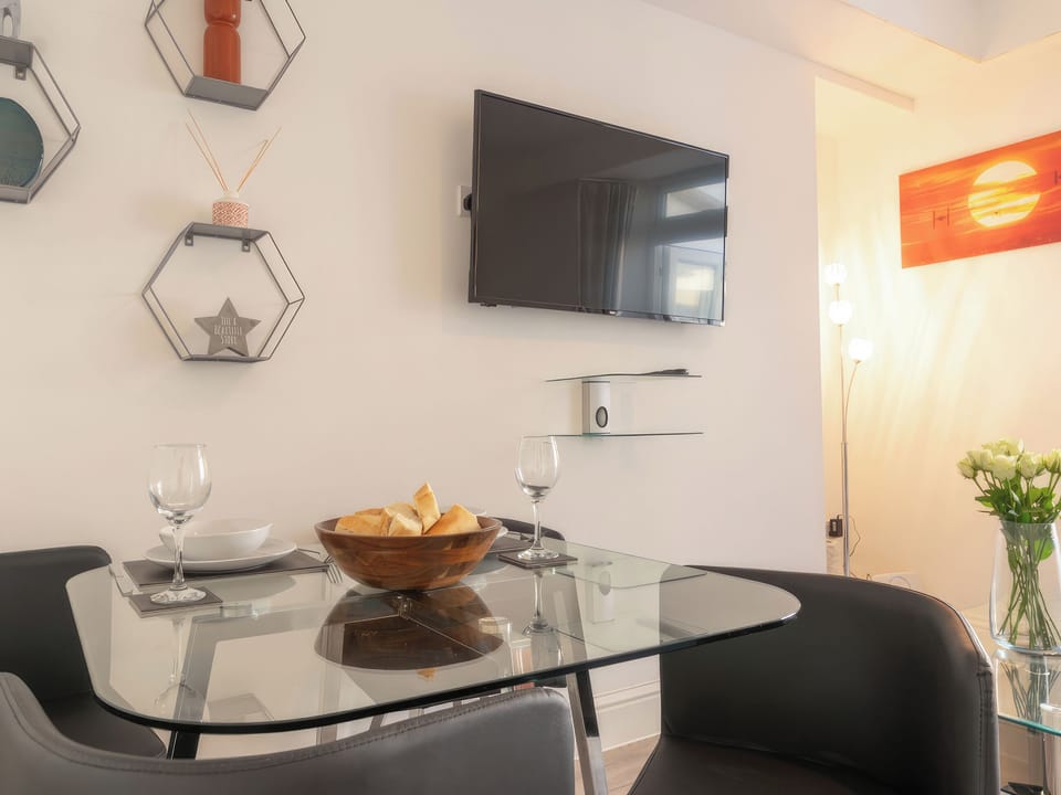 Living room/dining room | Highfield House, Ilfracombe