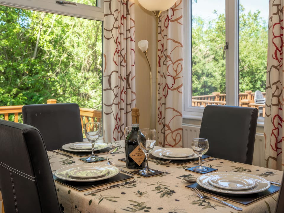 Dining Area | 7 Atlantic Crescent - Mullacott Retreats, Ilfracombe