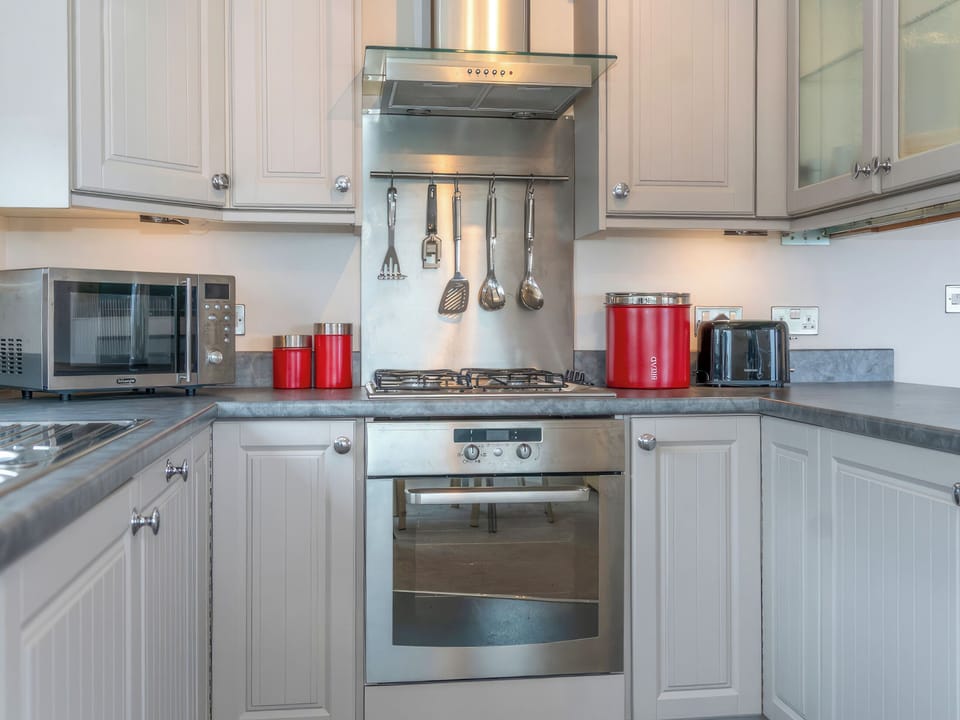 Kitchen | 46 Meadow View - Mullacott Retreats, Ilfracombe