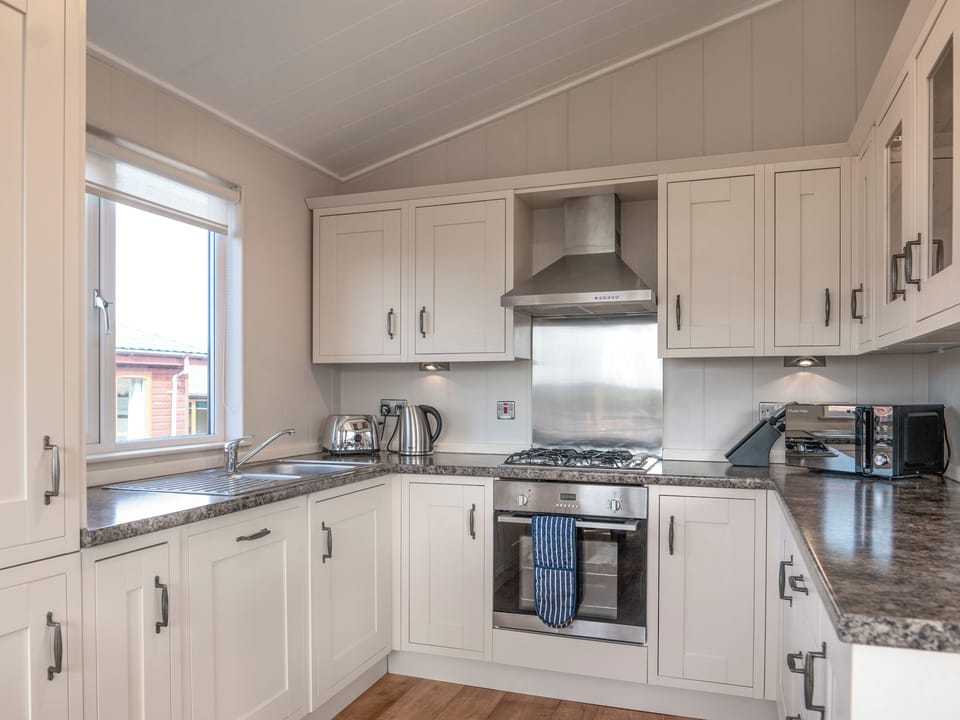 Kitchen | 4 Atlantic Crescent - Mullacott Retreats, Ilfracombe