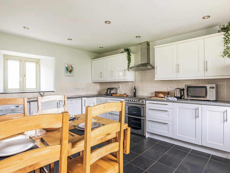 Kitchen/diner | The Mill - Bogee Farm Holiday Cottages, Wadebridge