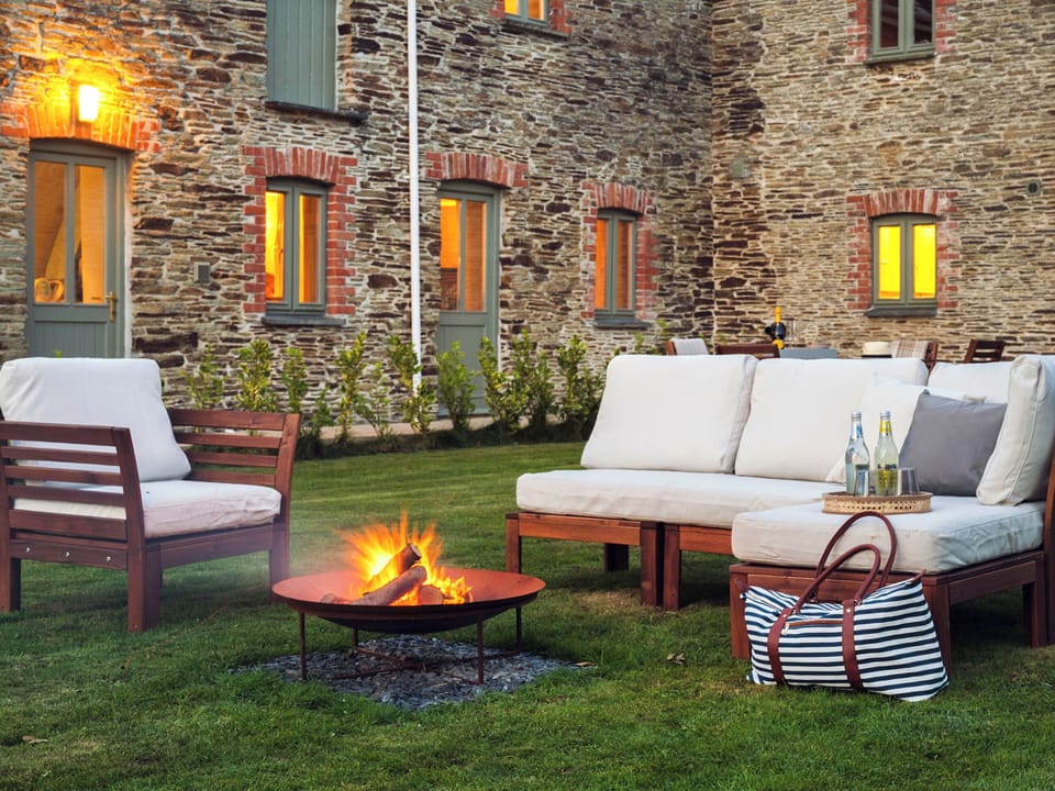 Sitting-out-area | The Mill - Bogee Farm Holiday Cottages, Wadebridge