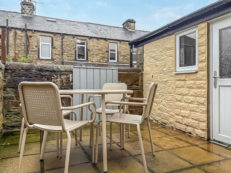 Sitting-out-area | Belle Vue, Skipton