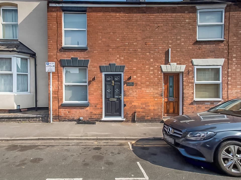Exterior | Cherry, Warwick