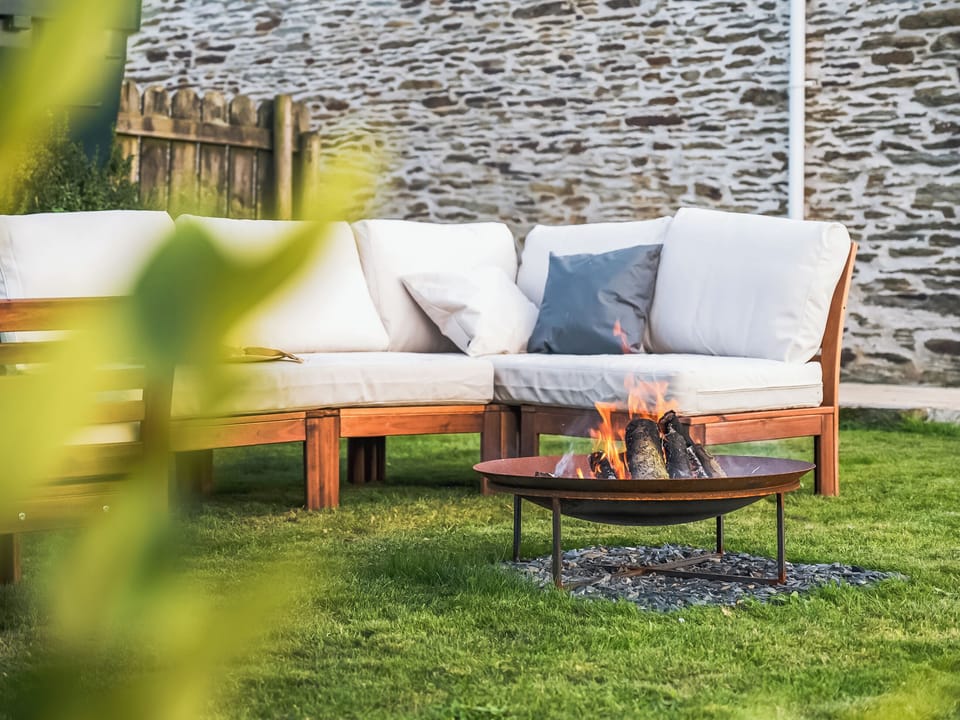 Sitting-out-area | The Manor - Bogee Farm Holiday Cottages, Wadebridge