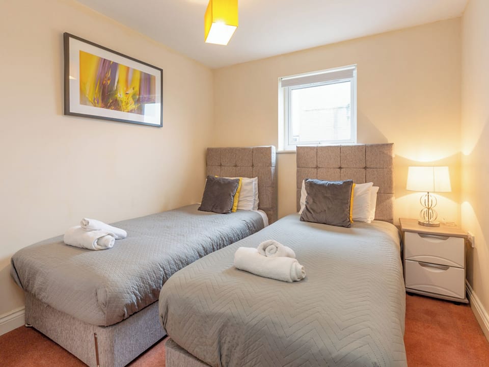 Twin bedroom | Renta Apartments 4 - 35 - Whitestar Apartments, Southampton
