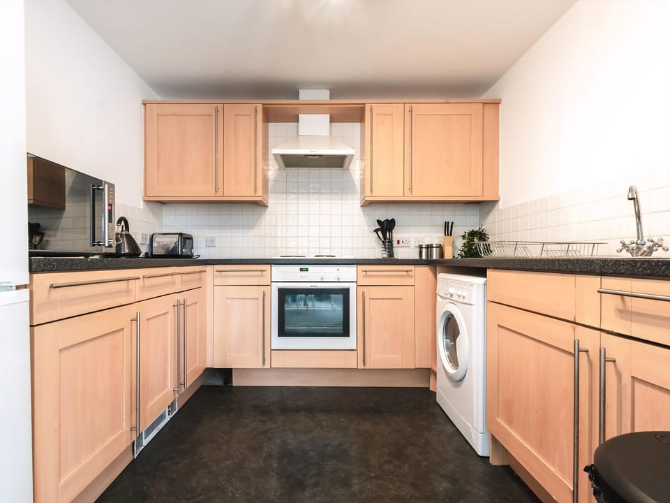 Kitchen | Renta Apartments 4 - 4 - Whitestar Apartments, Southampton