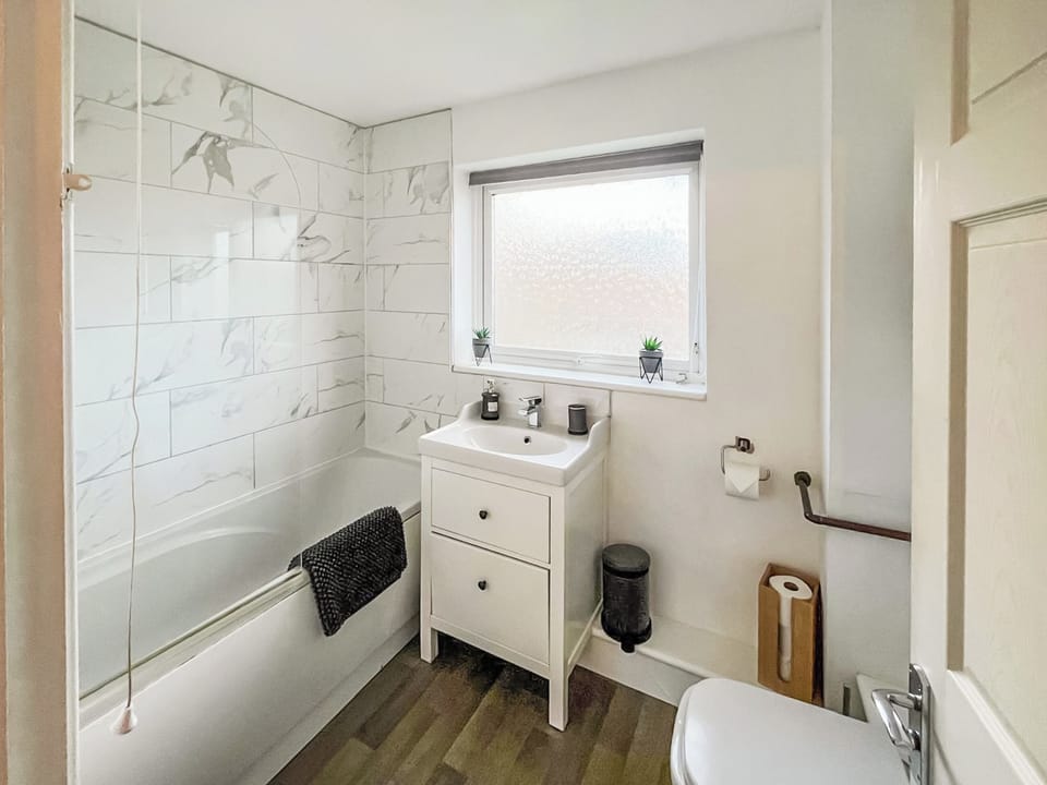 Bathroom | Haven House, Ashford