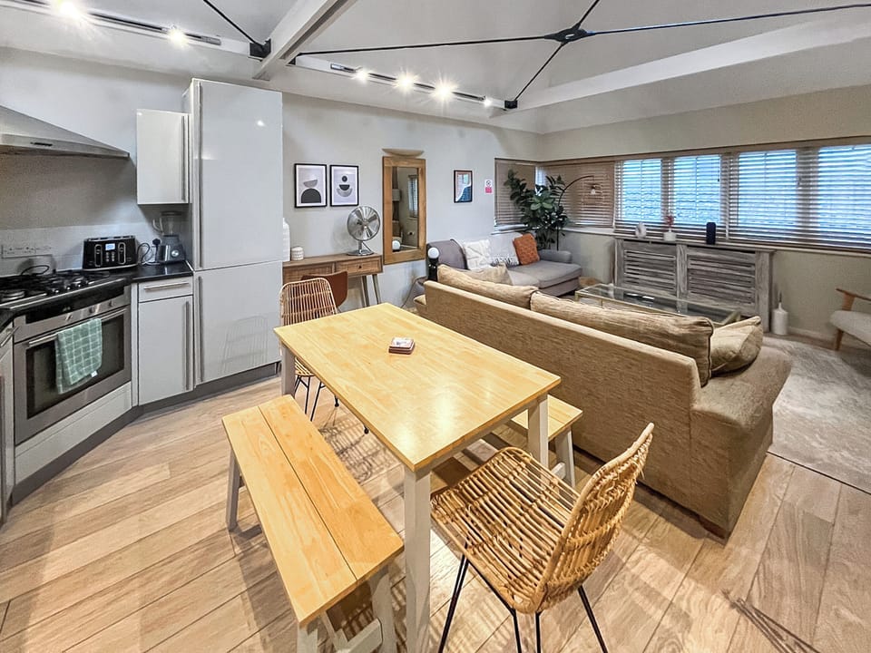 Open plan living space | Bellaire Towers Way - Belleaire Property Management, Canterbury