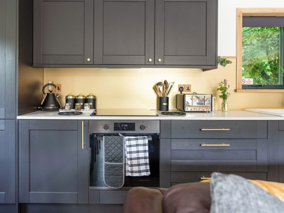 Kitchen area | Fern Lodge - The Osiers, Chichester