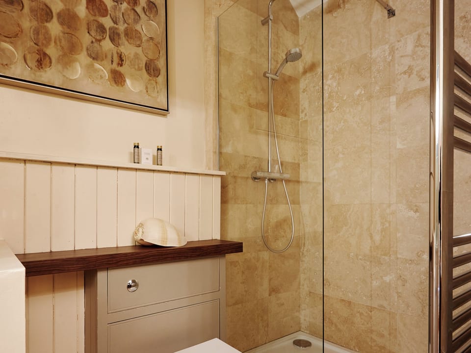 Shower room | Rita&rsquo;s Retreat - The Beeches - The Beeches, Pulverbatch, near Shrewsbury