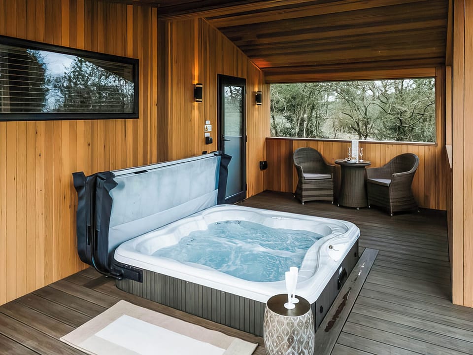 Hot tub | Kiri - Bowland Retreat Lodges, Clitheroe