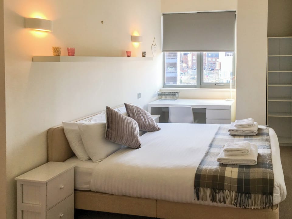 Double bedroom | Crown Apartments 309 - Crown Apartments, Newcastle upon Tyne