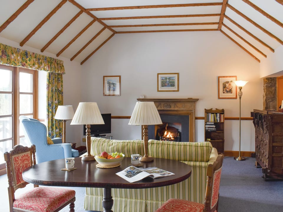 Light and airy living and dining room | Jock Scott Cottage - Kinnaird Estate Cottages, By Dunkeld, Pitlochry