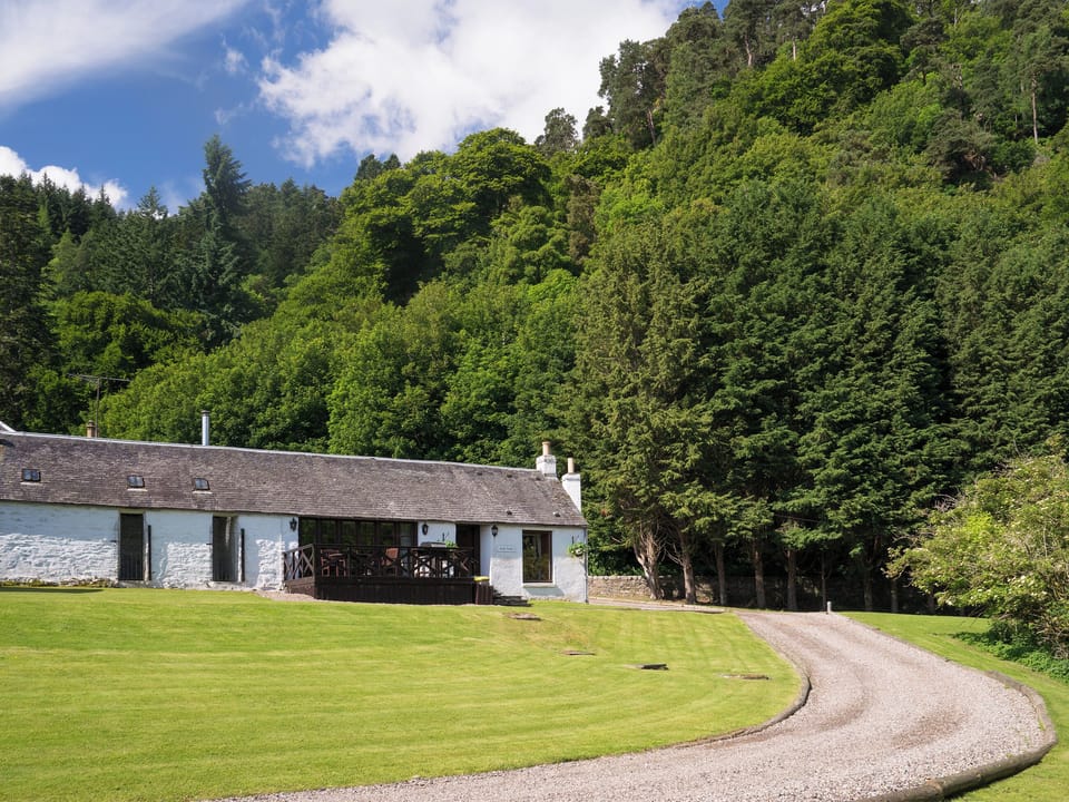 Beautiful holiday home in secluded location | Jock Scott Cottage - Kinnaird Estate Cottages, By Dunkeld, Pitlochry