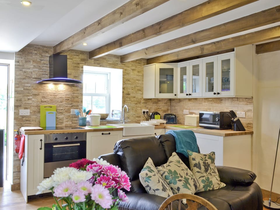 Open-plan design | Snuggle Cottage - Dolgoy Cottages, Llangrannog