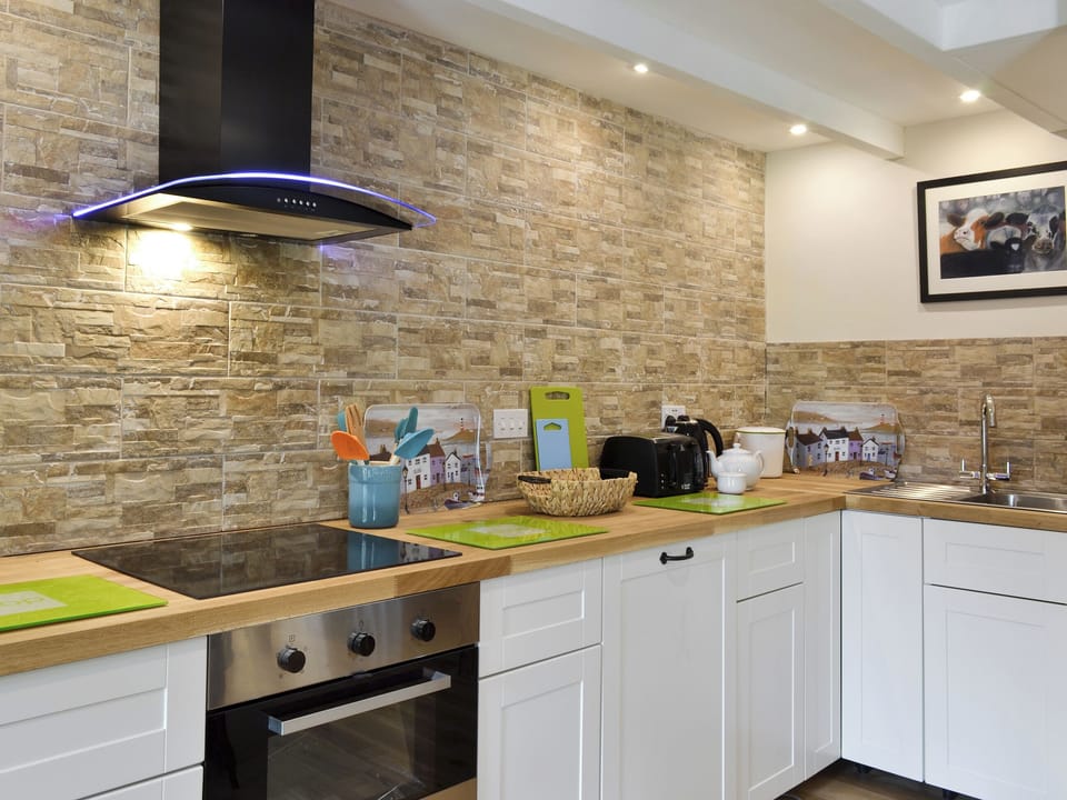 Well-appointed kitchen | Ponycob Cottage - Dolgoy Cottages, Llangrannog