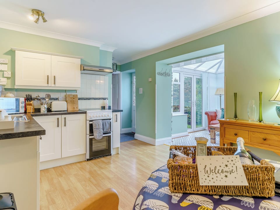 Kitchen/diner | Ivy Cottage - Wellstone Cottages, Llanfyrnach