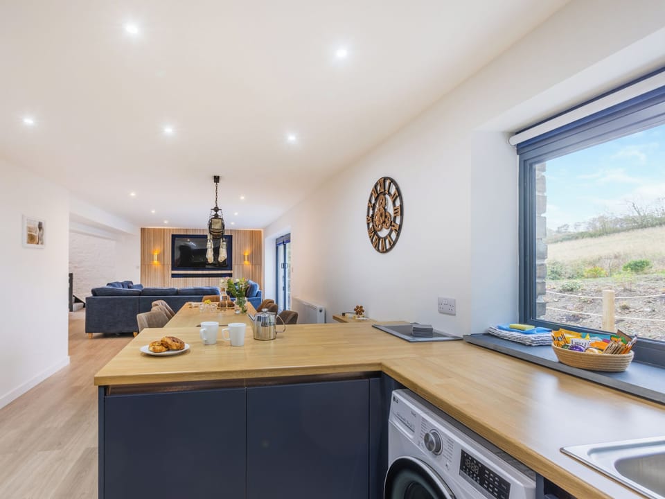Open plan living space | Manor - Treworgie Barton Cottages, Crackington Haven