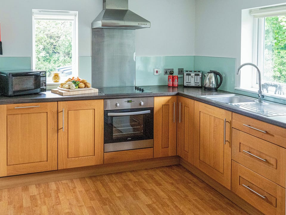 Kitchen | Warner - Treworgie Barton Cottages, Crackington Haven