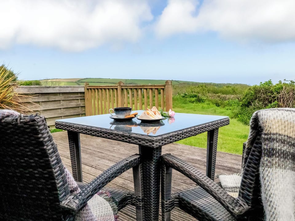Sitting-out-area | Braddon - Treworgie Barton Cottages, Crackington Haven