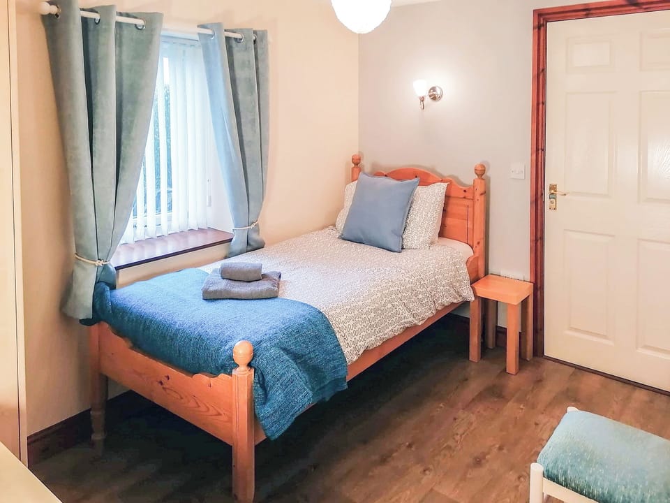 Light and airy single bedroom | Milking Parlour - Cotterill Farm, Biggin by Hartington, near Buxton