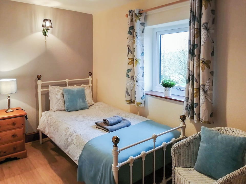 Single bedroom | Millstone - Cotterill Farm, Biggin by Hartington, near Buxton