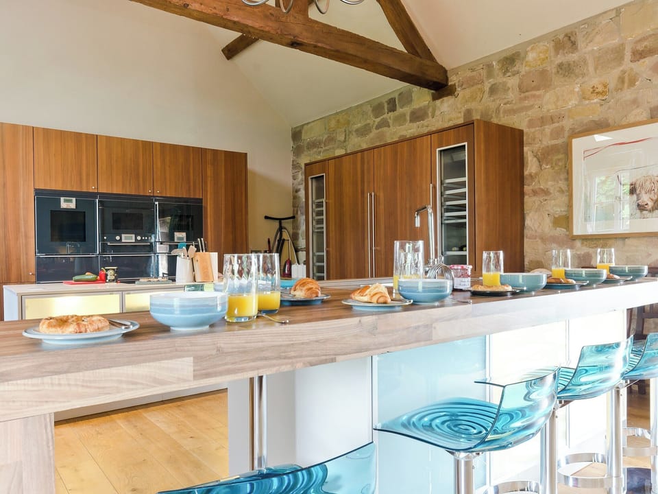 Open plan living space with contemporary kitchen | Woodpecker Loft - Millfields Farm, near Carsington