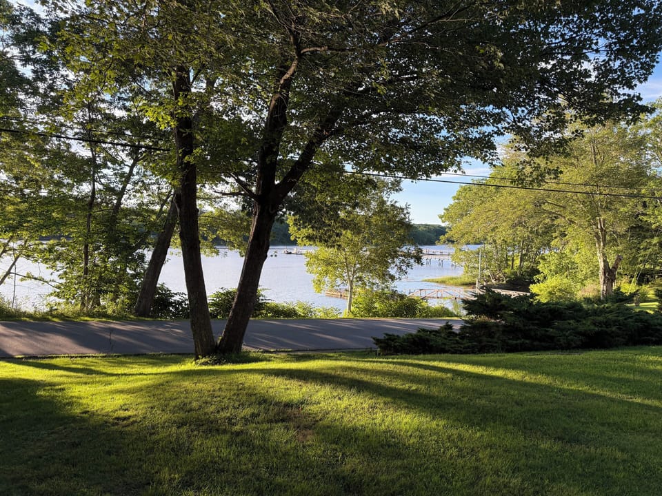 Please note that the docks in the picture are not associated with this property.
