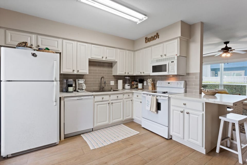 Fully equipped kitchen area