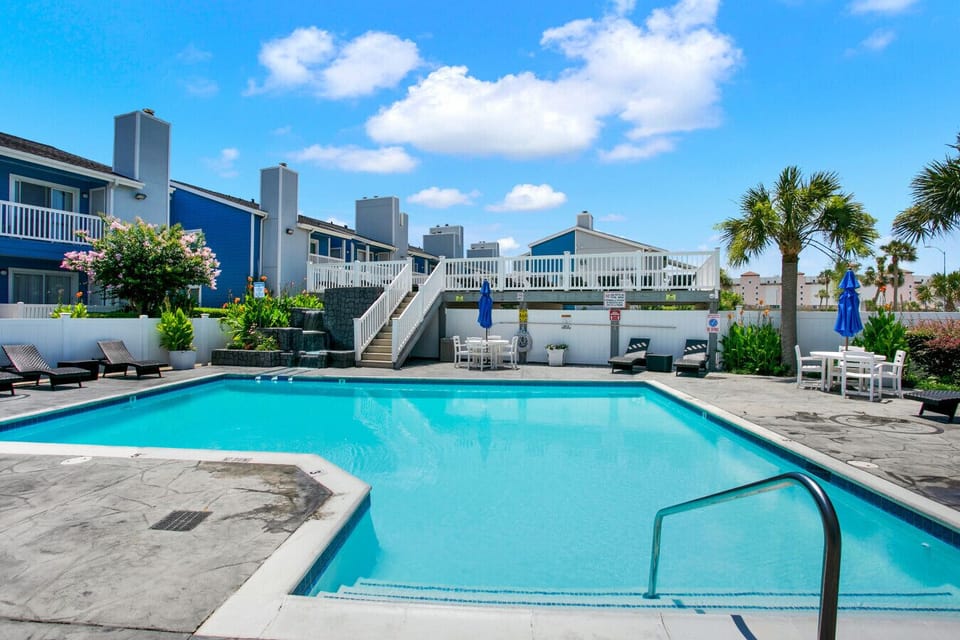Shared pool area
