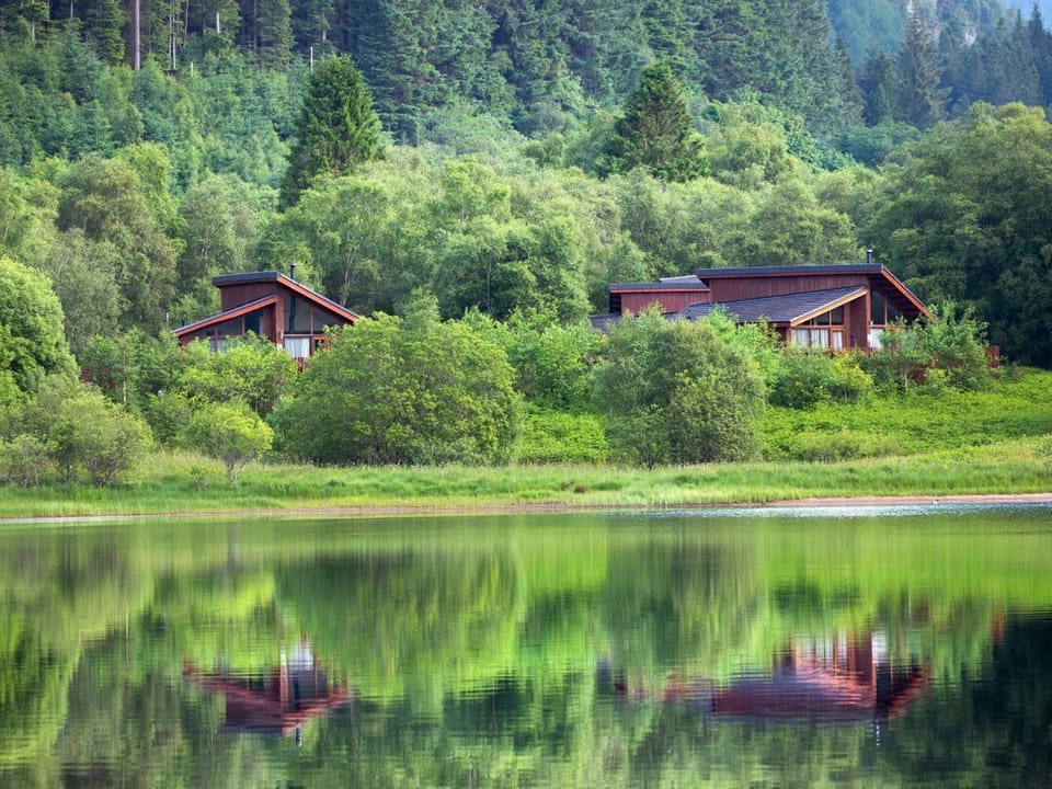 Strathyre Classic Golden Oak Lochside