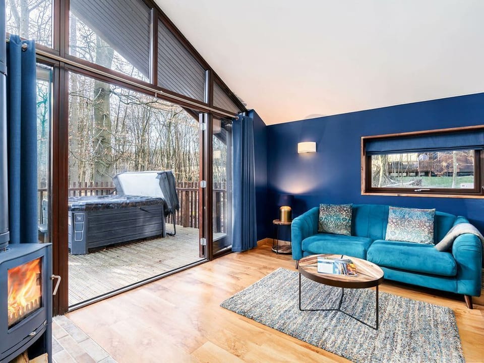 Thorpe Forest Golden Oak Hideaway