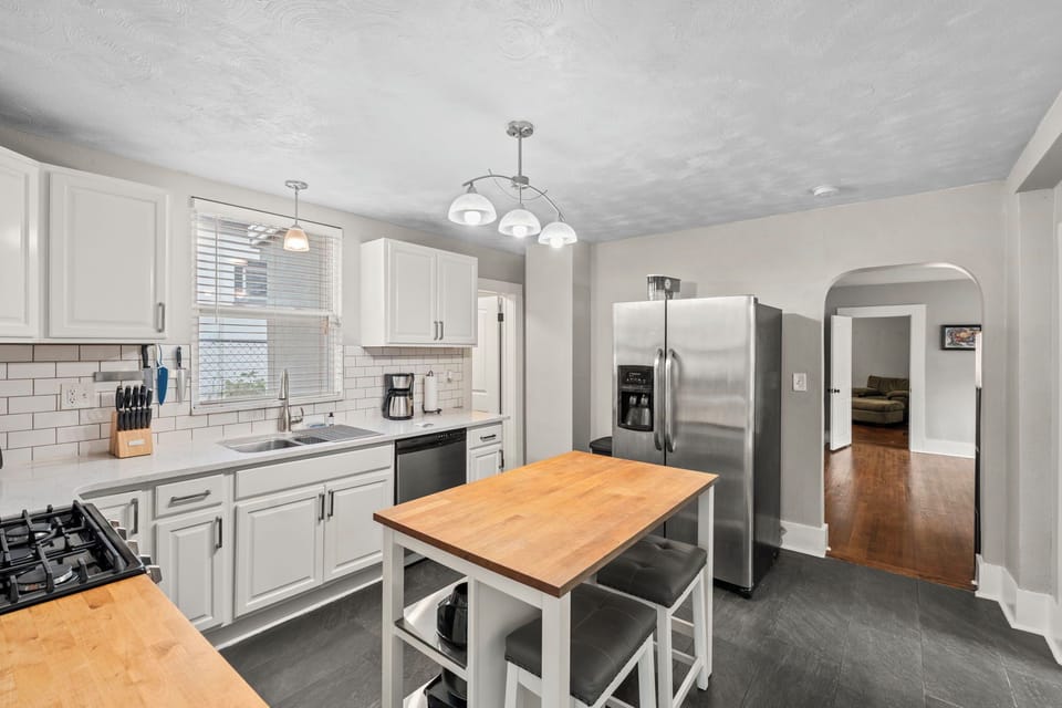 Kitchen with island