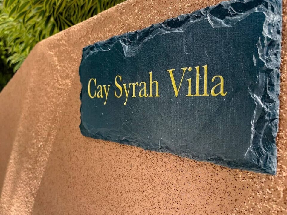 Welcome to Cay Syrah!