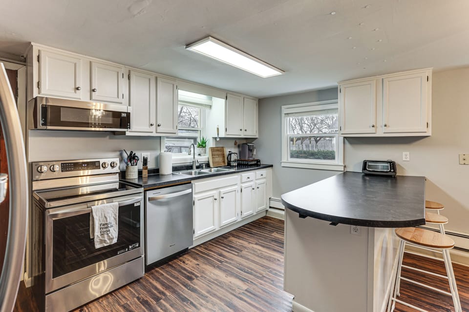 Madison Vacation Rental | 2BR | 1BA | 1,200 Sq Ft | Step-Free Access