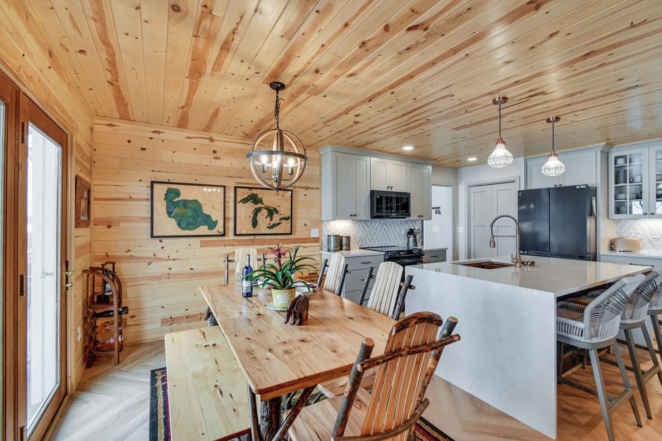 Kitchen | Dining Area