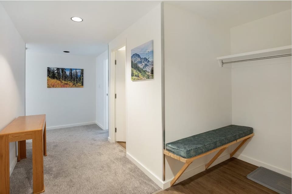 Unwind after adventures with a practical entry and storage.
