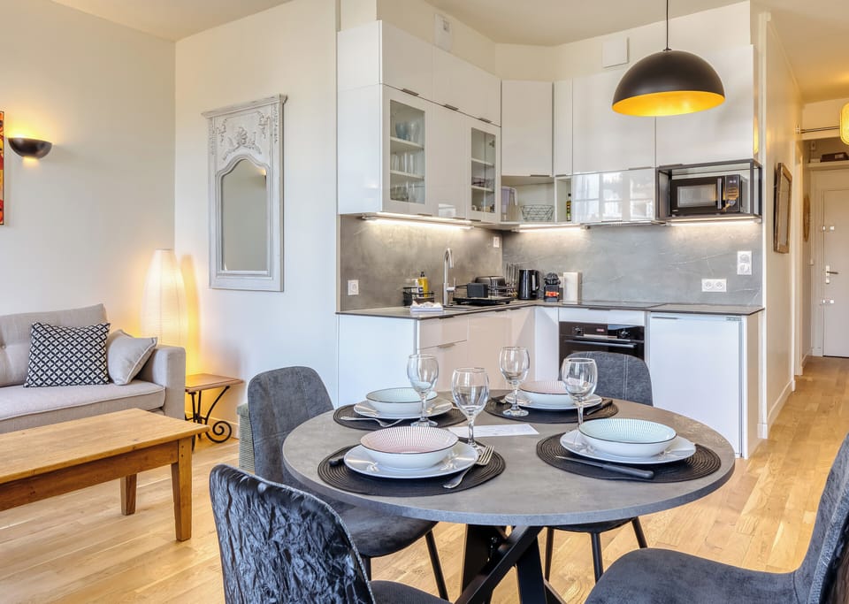Espace cuisine et salle à manger 