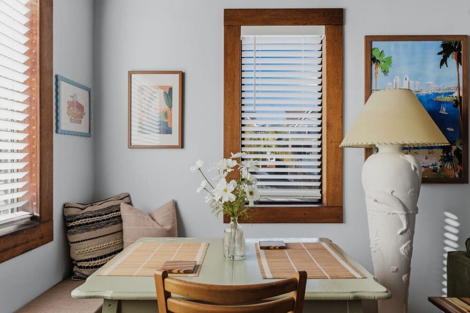 Dining room to enjoy sharing meals after a day at the beach