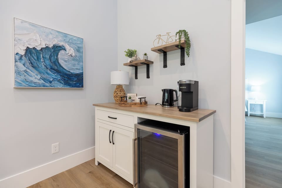 2nd floor coffee bar with Kettle and Kuerig