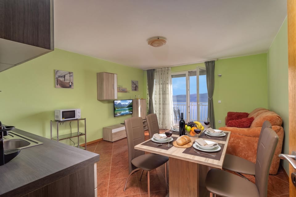 Kitchen and dining area