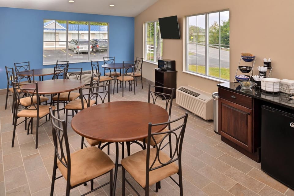 Start the morning with coffee and relaxed breakfast seating.