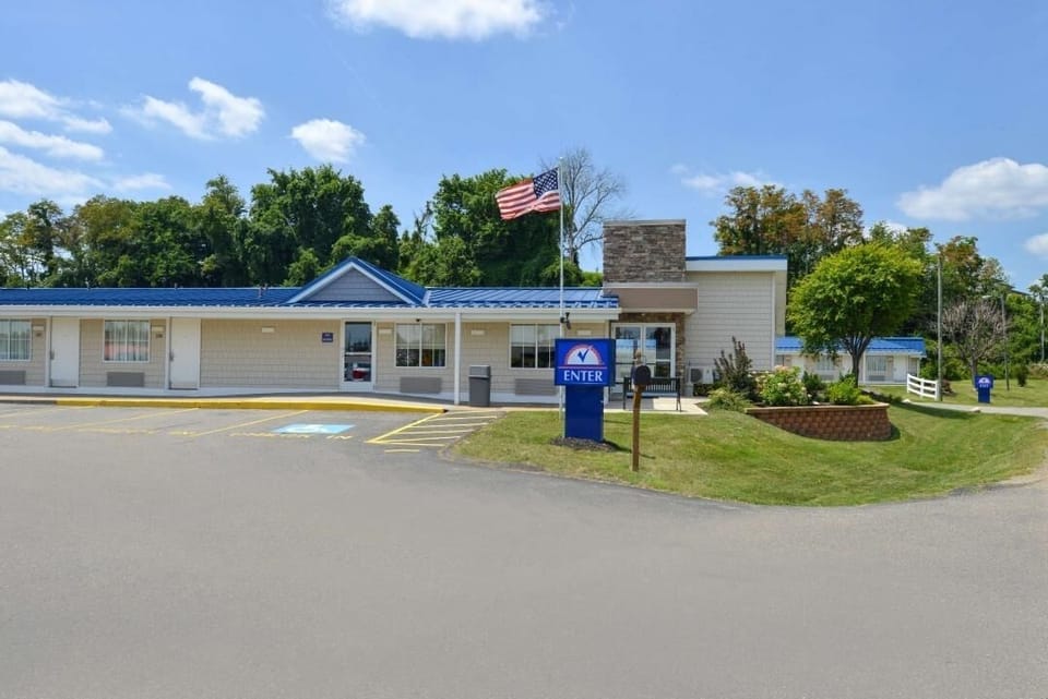 Park steps away and settle into classic motel-style convenience.