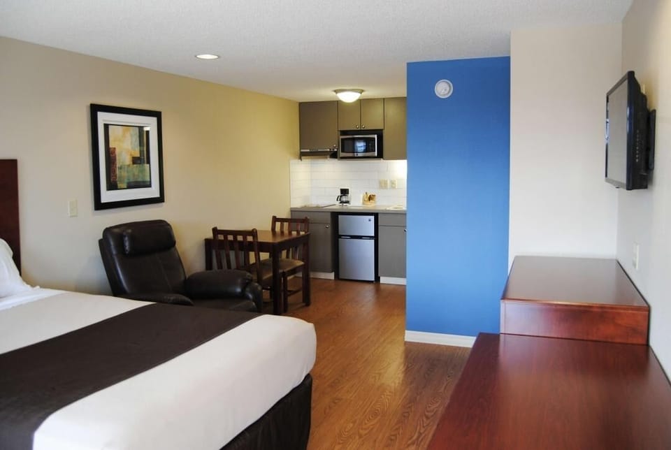 Bedroom. Interior and views may vary based on location and availability