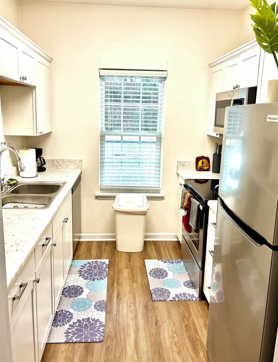 Full  kitchen