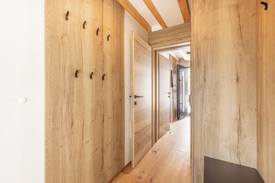 Connection between two chalets - all together can accomodate up to 10 guests.