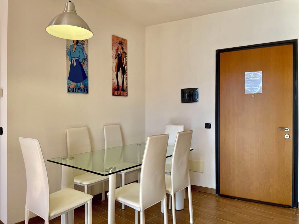 Furniture, Flooring, Interior Design, Floor, Wood, Table, Room, Kitchen & Dining Room Table, Dining Room, Chair
