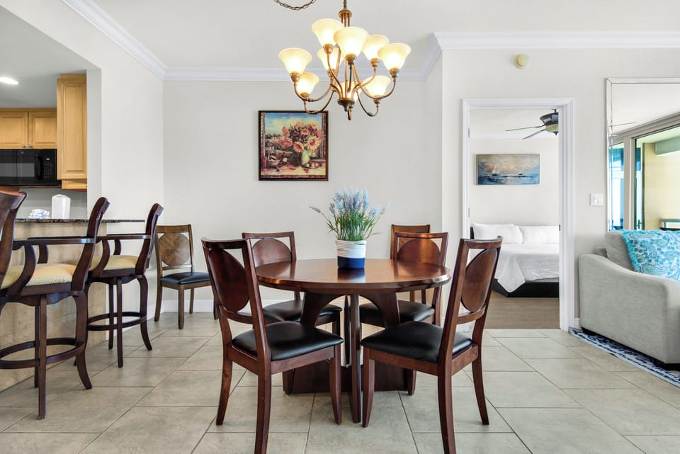 Seating for four at the dining table